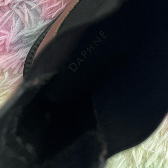 Daphne brown boots- Size 6.5 - Picture 5 of 12